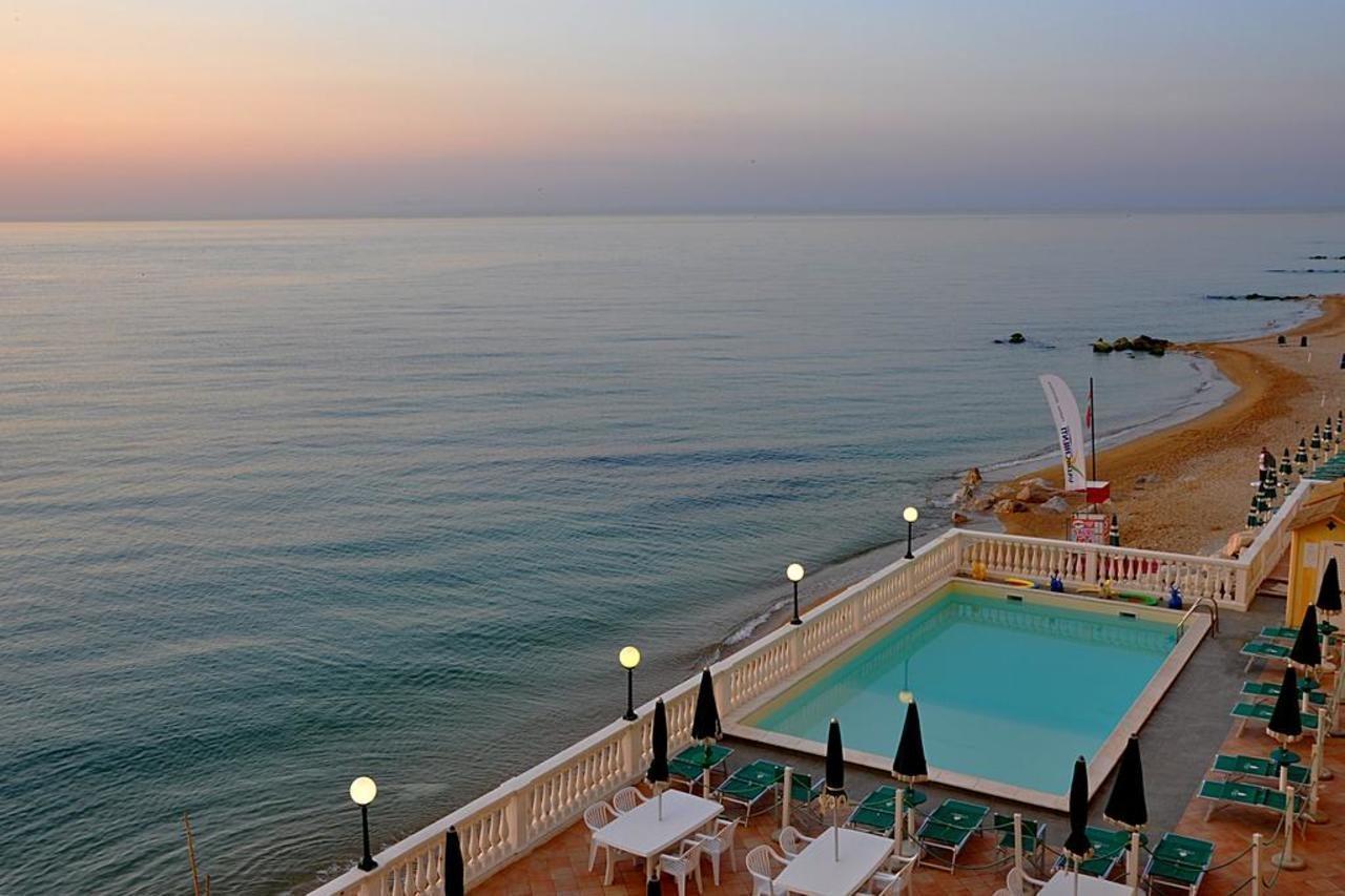Hotel Il Brigantino Porto Recanati Esterno foto