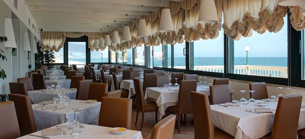 Hotel Il Brigantino Porto Recanati Esterno foto