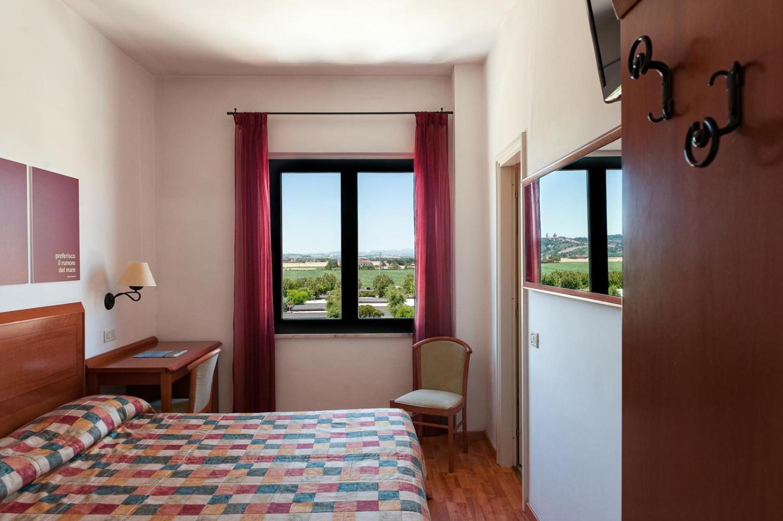 Hotel Il Brigantino Porto Recanati Esterno foto