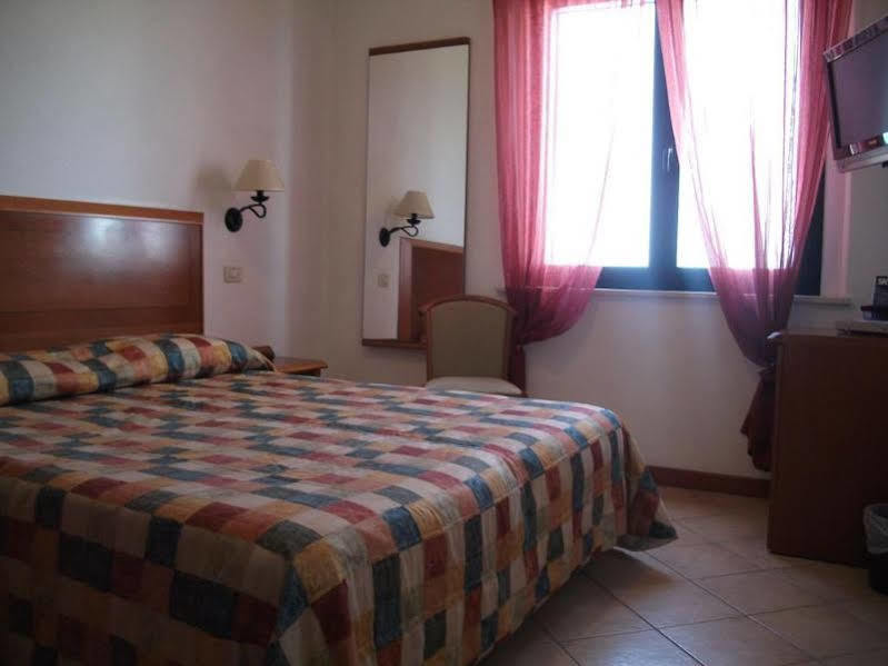 Hotel Il Brigantino Porto Recanati Esterno foto