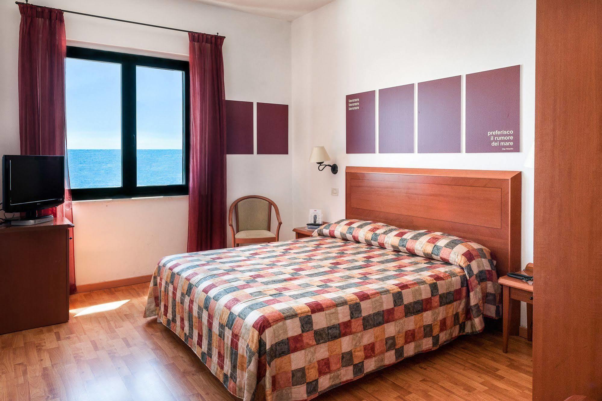 Hotel Il Brigantino Porto Recanati Esterno foto