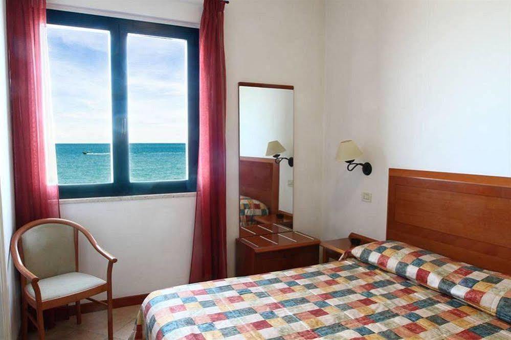 Hotel Il Brigantino Porto Recanati Esterno foto