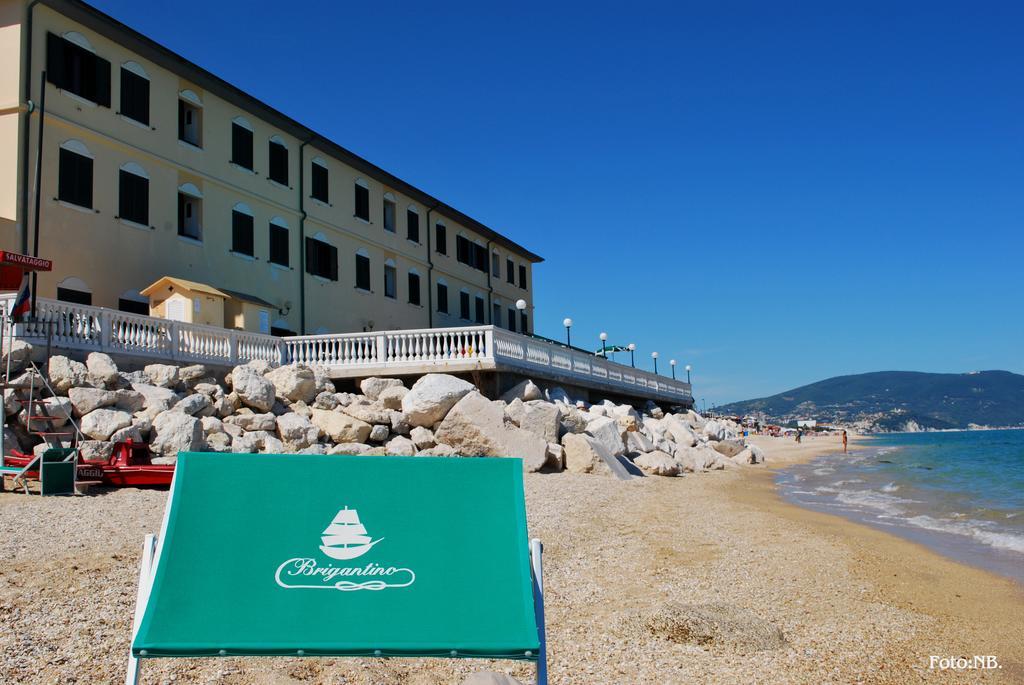 Hotel Il Brigantino Porto Recanati Esterno foto